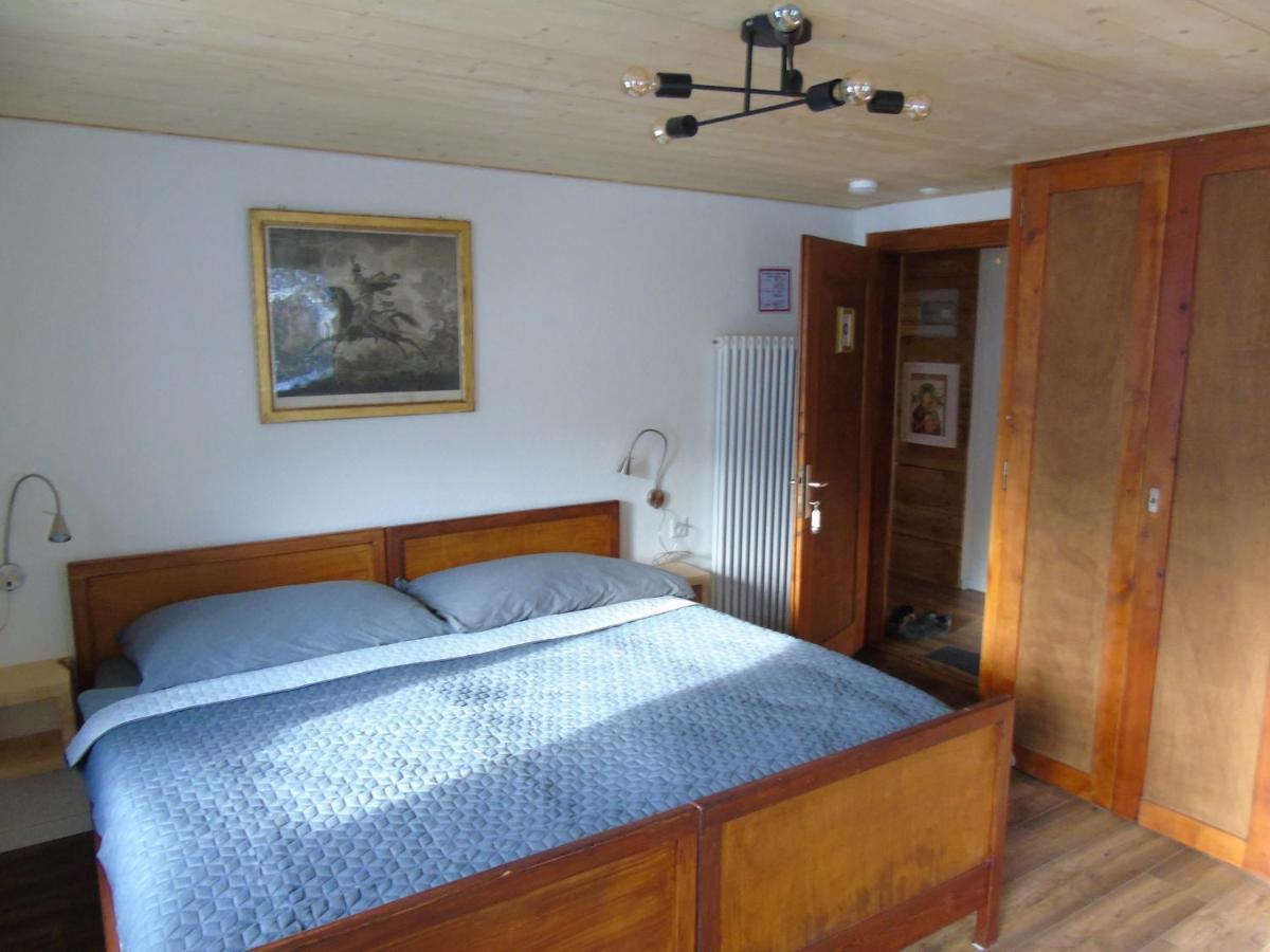 Room'S Chez Beni Grachen Exterior photo